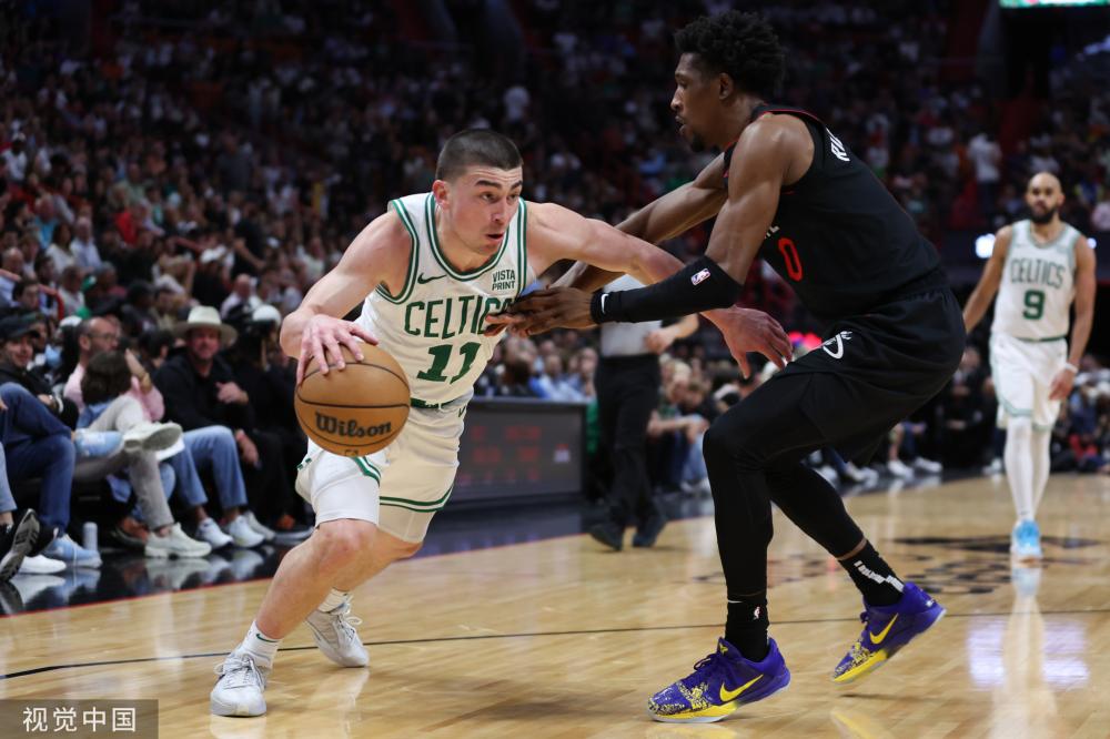 员中脱颖而 员中脱颖而