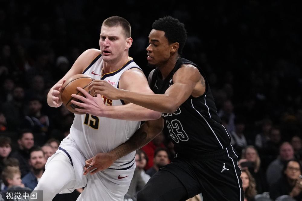 他再次展现 他再次展现